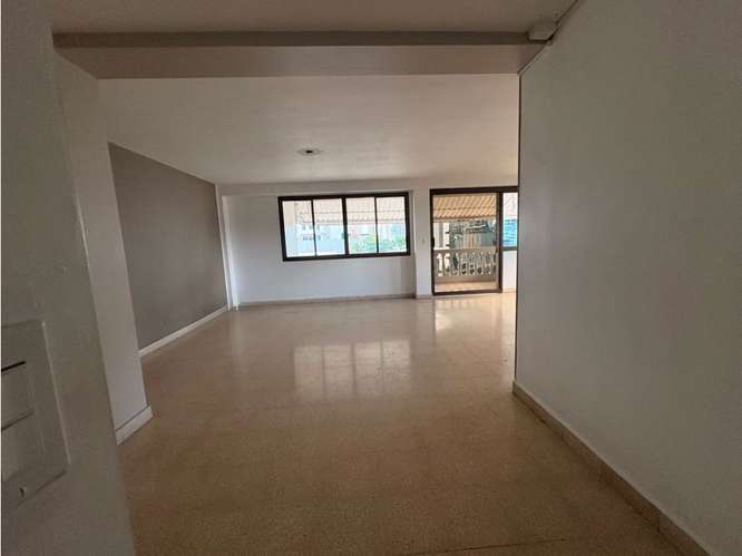 165 m² Obarrio $188,000, 3 rec, balcón, cocina y baños remodelados - Imagen 2