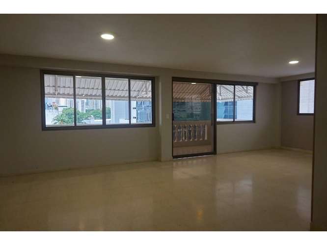 165 m² Obarrio $188,000, 3 rec, balcón, cocina y baños remodelados - Imagen 9