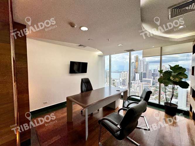 Alquiler de Amplia Oficina en el Edificio F &amp; F TOWER, Amoblada - Imagen 4
