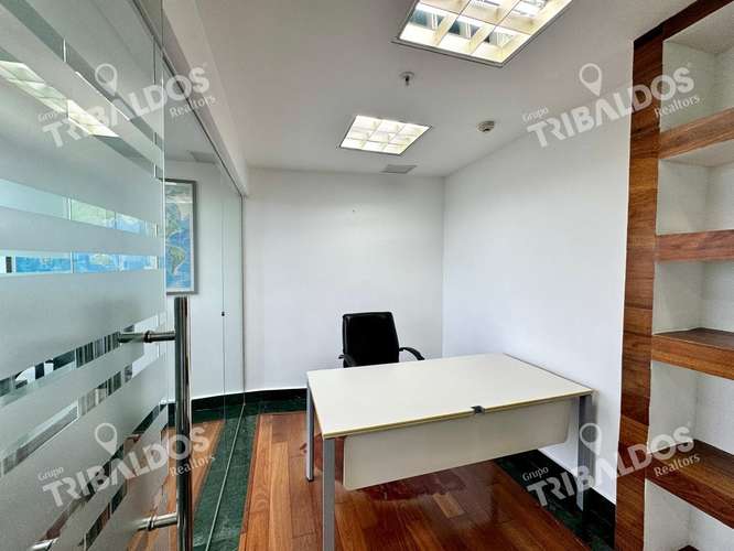 Alquiler de Amplia Oficina en el Edificio F &amp; F TOWER, Amoblada - Imagen 8