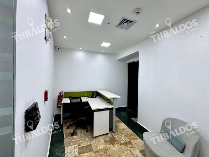 Alquiler de Amplia Oficina en el Edificio F &amp; F TOWER, Amoblada - Imagen 9