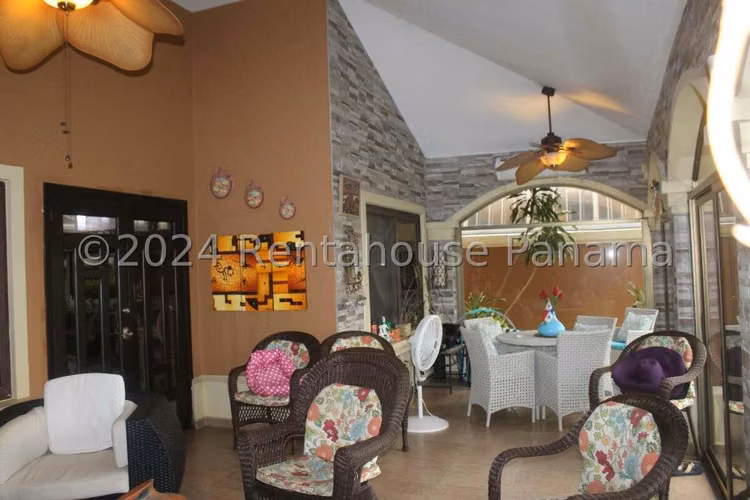Venta de Casa en Costa Sur Sunset Coast KF