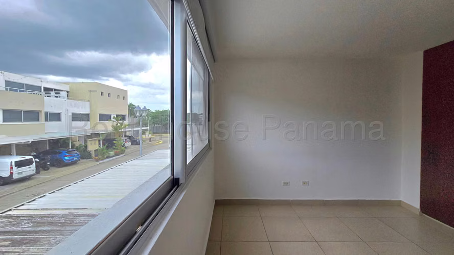 Venta de Casa en Costa Sur Village KF