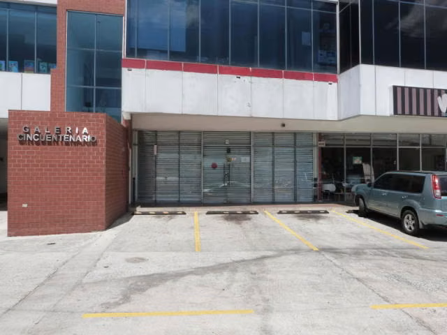 Alquiler de Local Comercial en Chanis, Planta Alta Galeria Cincuentenar 23LGG4654