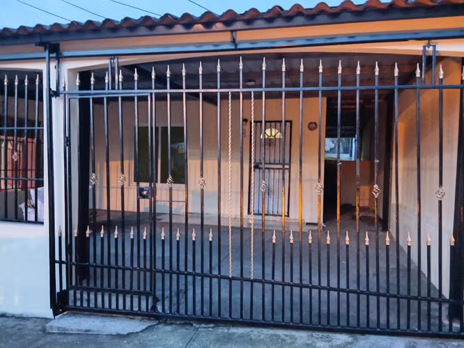 Casa en Arraijan cerca de Plaza Infinity y la estación de Metro-cerca de la principal por donde va el Metro.  - Imagen 2