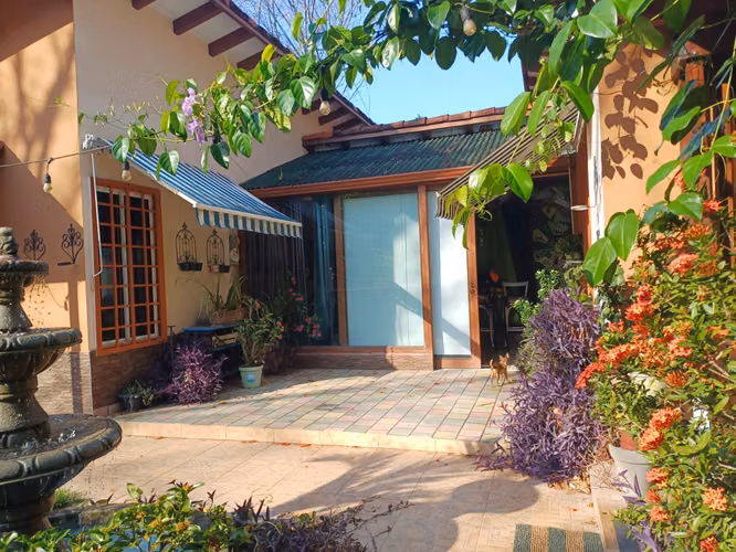 Venta de Hermosa Casa camino al Valle 