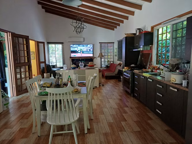 Venta de Hermosa Casa camino al Valle 