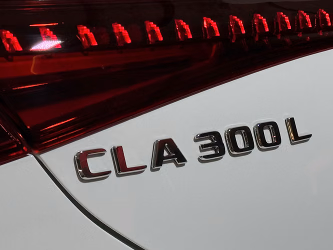 MERCEDES-BENZ CLA 300 L 2027