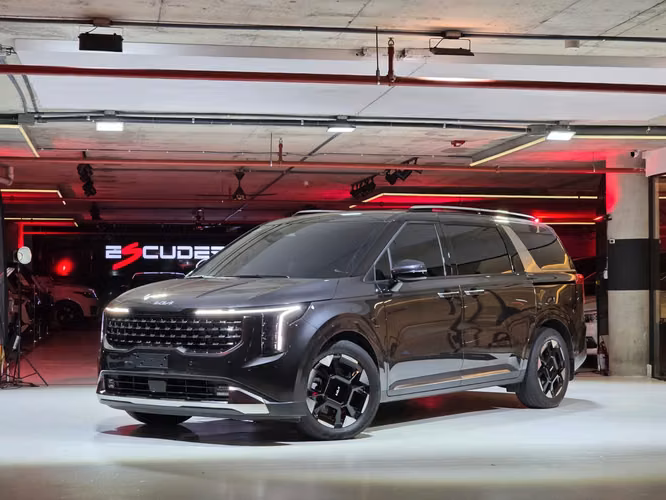 KIA CARNIVAL 2025 - Imagen 1
