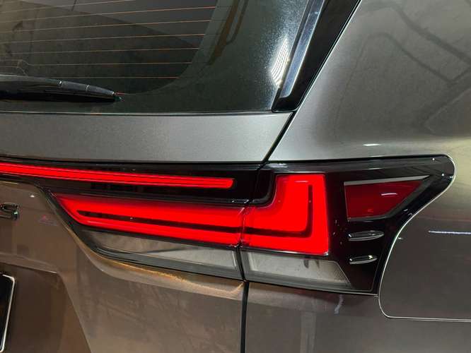 LEXUS LX 600 del 2023