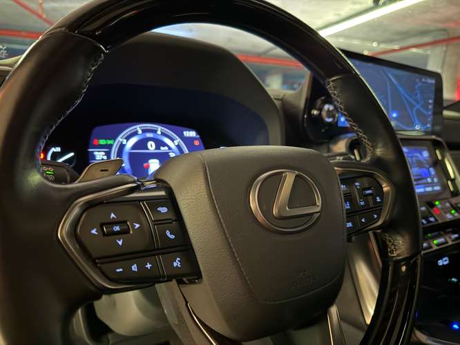 LEXUS LX 600 del 2023