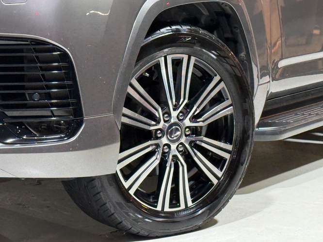 LEXUS LX 600 del 2023