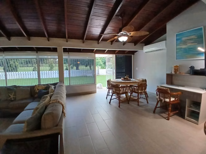 CASA AMUEBLADA EN ALQUILER EN CORONADO 