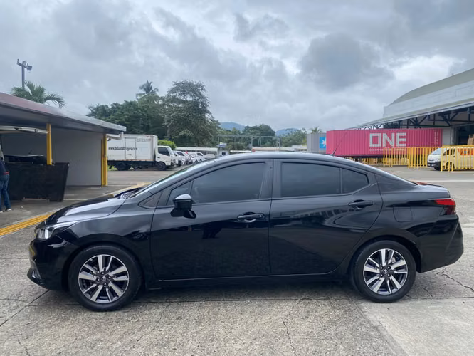 NISSAN VERSA 2021 - Imagen 4