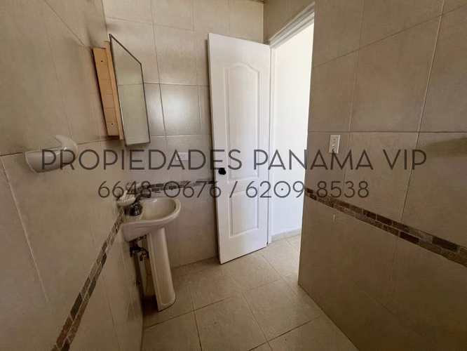 CASA AMPLIA para la VENTA en Las Villas de Arraiján, Villa La Palmeras CERCA de la estacion del METRO - Imagen 14