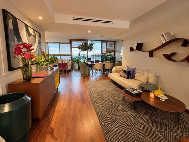 Sale apartment in San Francisco Bay IH27-2829