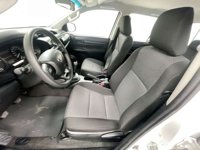 TOYOTA HILUX - 2025 - PPHX - Automarket - Imagen 5