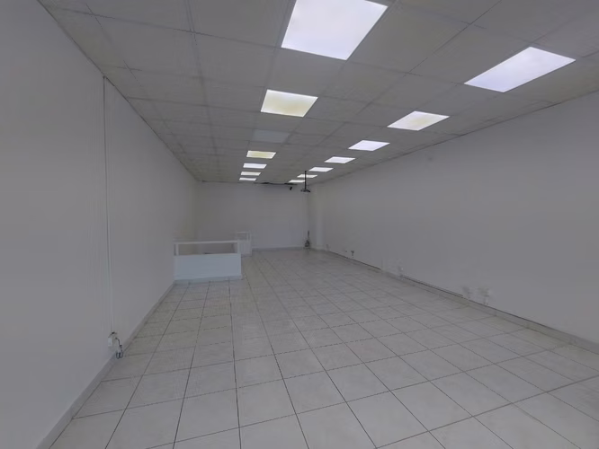SU LOCAL COMERCIAL A PIE DE CALLE, 100mts2 - 2 NIVELES $1600.00usd