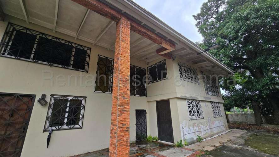 Venta de Casa con 750 m2 de Terreno en Ancón 27-2787GG