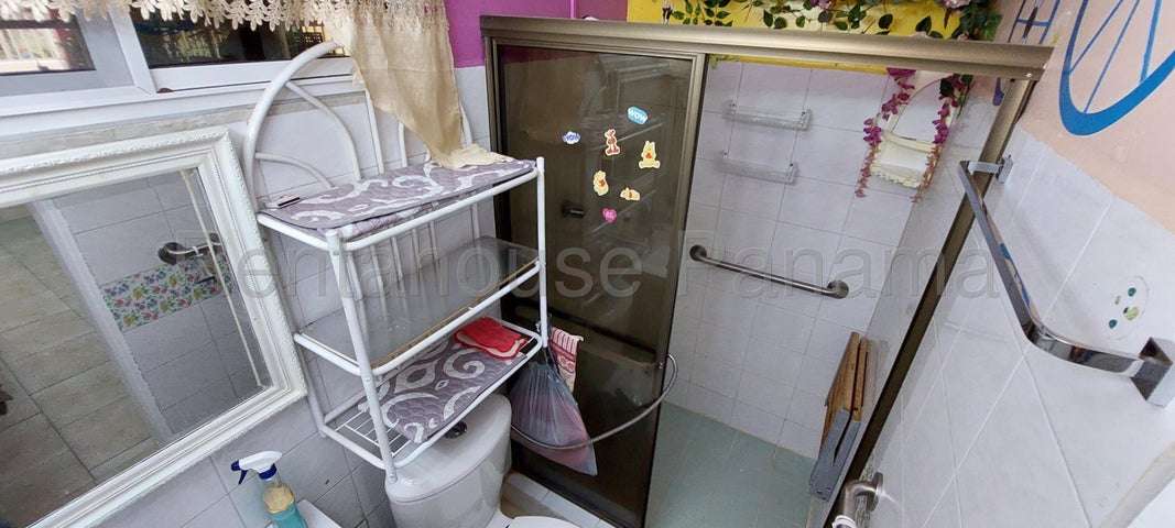 Se vende casa en Parque Lefevre GCEA26-4766