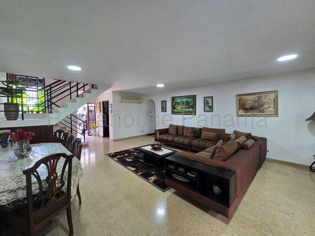 Se vende casa duplex en San Francisco GCEA26-2024