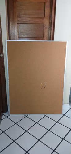 ¡SE VENDEN MURAL DE CORCHO Y TABLERO BLANCO!