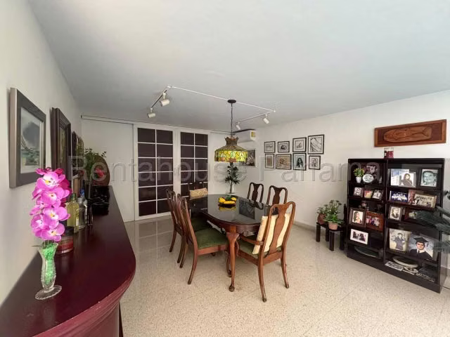 Se vende casa de 3 Niveles en Obarrio GCEA27-216 - Imagen 5