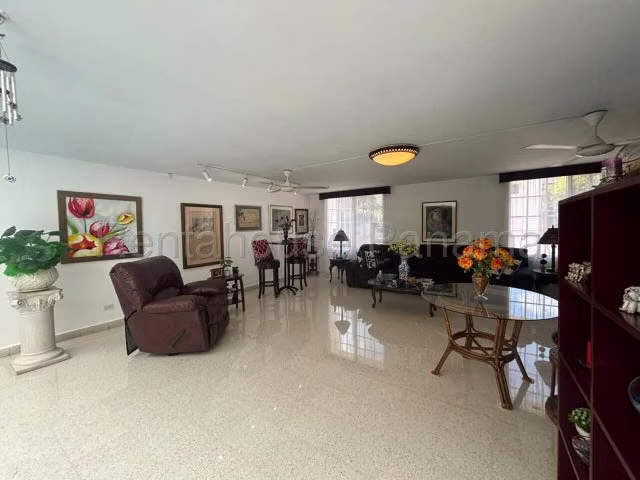 Se vende casa de 3 Niveles en Obarrio GCEA27-216 - Imagen 6