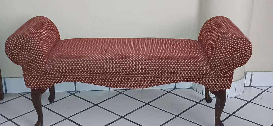  ¡Elegante diván estilo clásico en venta! 
