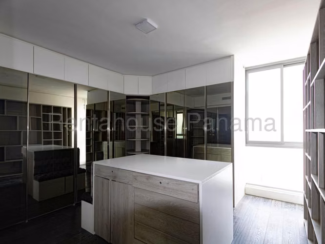 Venta de Apartamento de Lujo en PH Yoo and Arts 27-2810GG