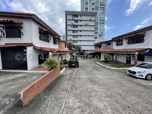 Se vende casa duplex en San Francisco GCEA27-2489