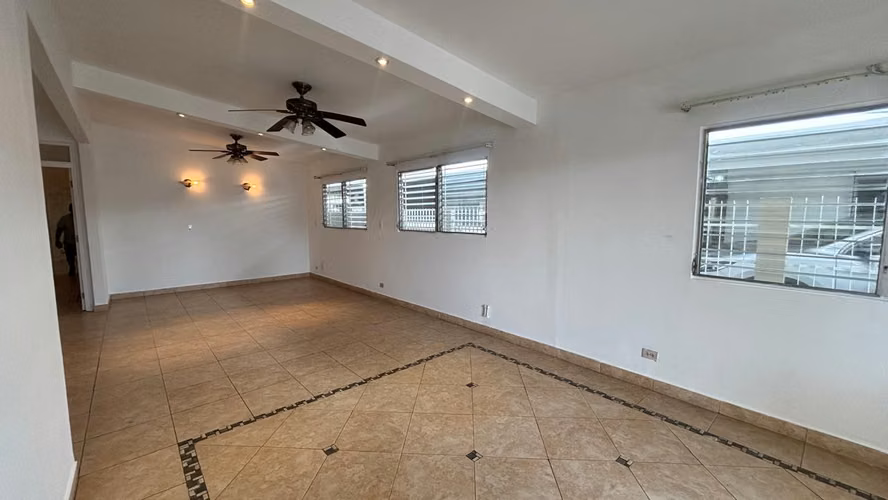 CASA EN VENTA EN CHANS | AMPLIA, REMODELADA Y CON GRAN PATIO TRASERO - RM - Imagen 10