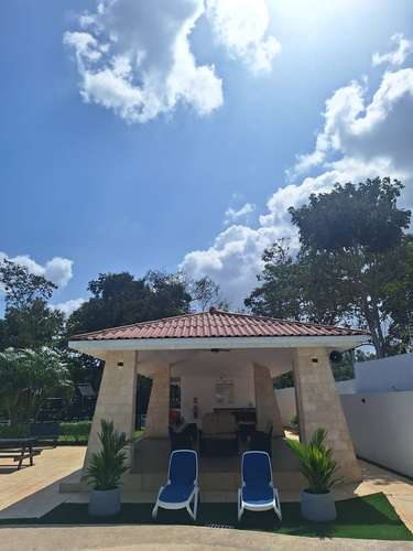 SE VENDE CASA de esquina cerca del metro de Panamá Oeste
