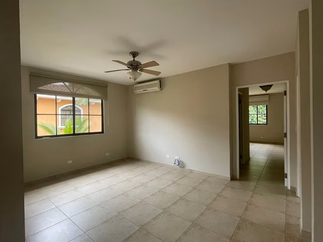 VENTA CASA CON AMPLIO PATIO EN CLAYTON - Imagen 17