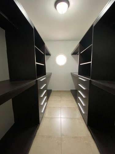ALQUILER — CASA CON TERRAZA Y PATIO EN CLAYTON