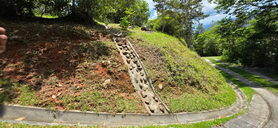 Terreno de Montaña con Vistas Panorámicas al Mar y las Montañas, Cerca de Coronado - Imagen 8