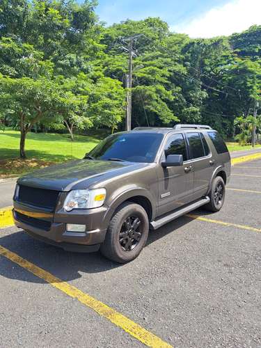 Ford Explorer XLT 4x4 