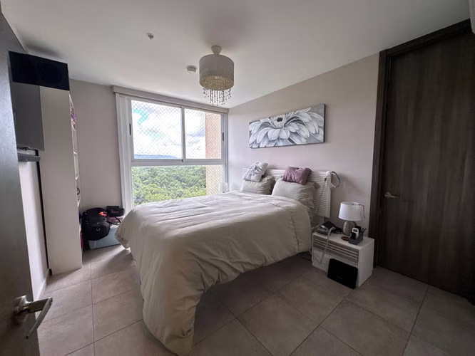 Venta de amplio apartamento en Hacienda Golf - Imagen 9
