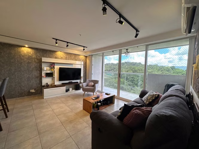 Venta de amplio apartamento en Hacienda Golf - Imagen 4