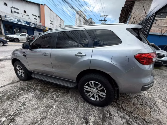FORD EVERETS AÑO 2019 AUTOMÁTICA 4X4 TURBO DIESEL MOTOR 3.2 UNICO DUEÑO PERFECTAS CONDICIONES - Imagen 5