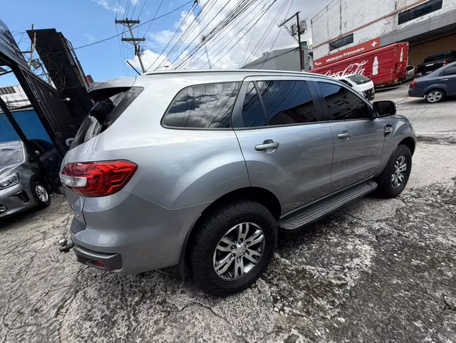 FORD EVERETS AÑO 2019 AUTOMÁTICA 4X4 TURBO DIESEL MOTOR 3.2 UNICO DUEÑO PERFECTAS CONDICIONES - Imagen 4