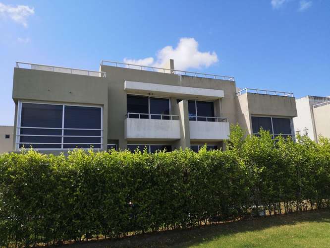 Venta Casa 4 Recamaras 292 m2 en Residencial Cerrado Costa Sur - ALYC 