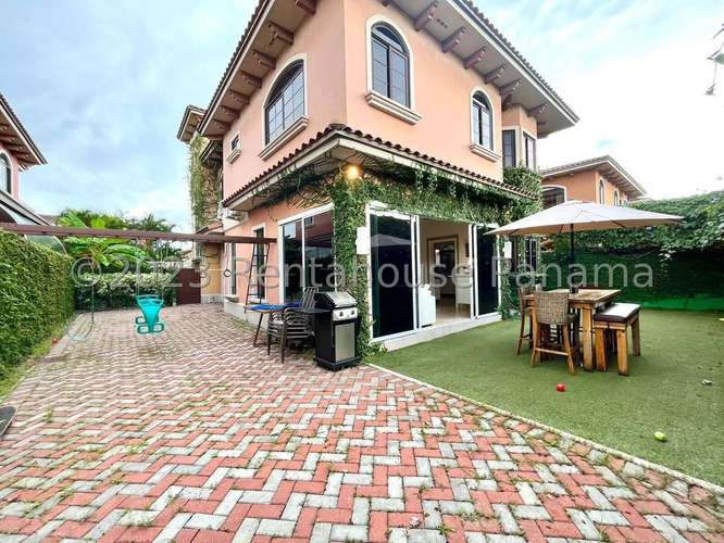 Venta Casa Amoblada 4 Recamaras 421 m2 con Terraza y Piscina Costa Sur - ALYC 24-3865