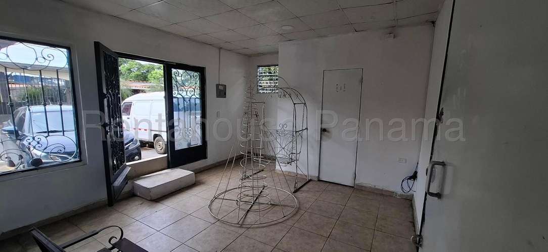 Venta Propiedad Comercial con Locales y Depositos 500 m2 Parque Lefevre - ALYC 26-5333 - Imagen 5