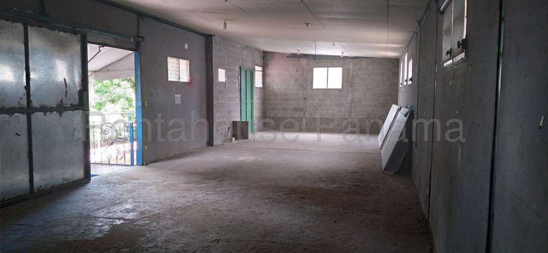 Venta Propiedad Comercial con Locales y Depositos 500 m2 Parque Lefevre - ALYC 26-5333 - Imagen 2