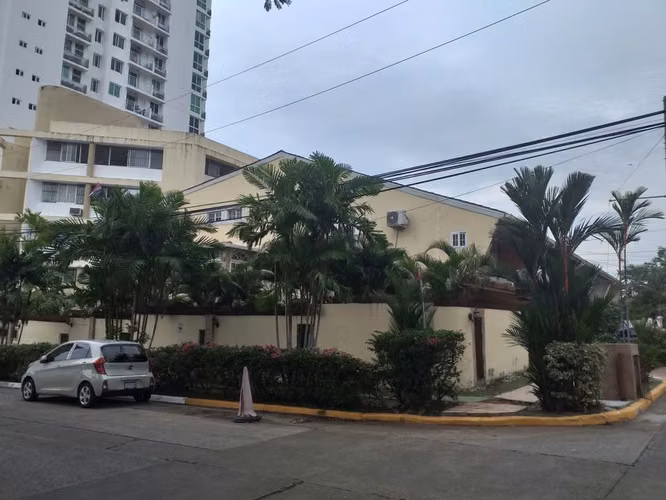 Casa de 3 niveles en Hato Pintado - Residencial Hampton Court - Imagen 2