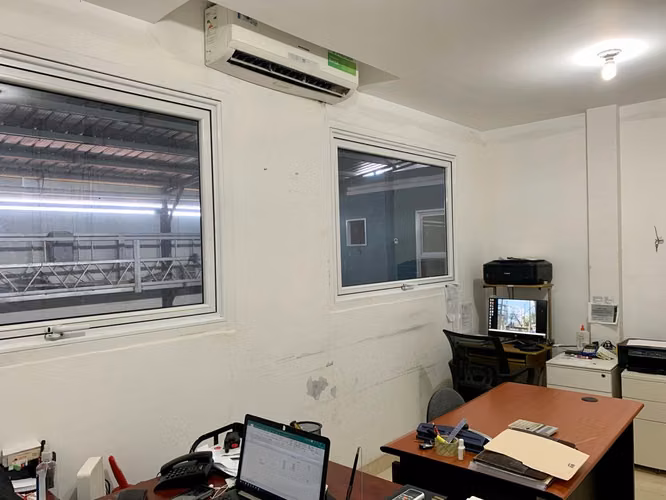 Venta Galera con Oficinas 550 m2 cerca del Corredor Sur Versalles - ALYC 26-9046 - Imagen 13