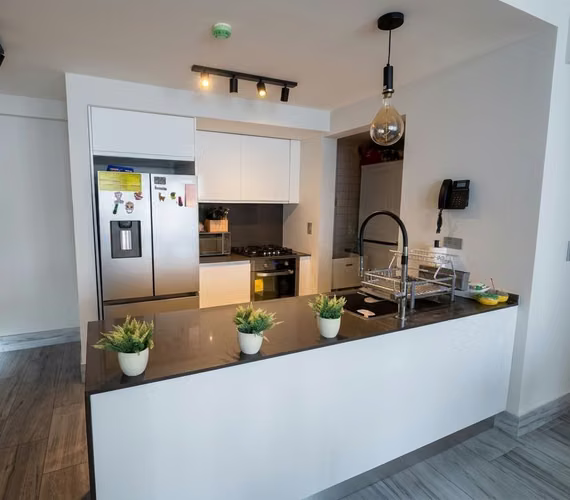 Apartamento en Bella Vista cerca de Avenida Balboa 123m² | con balcón y vista al mar - Imagen 4