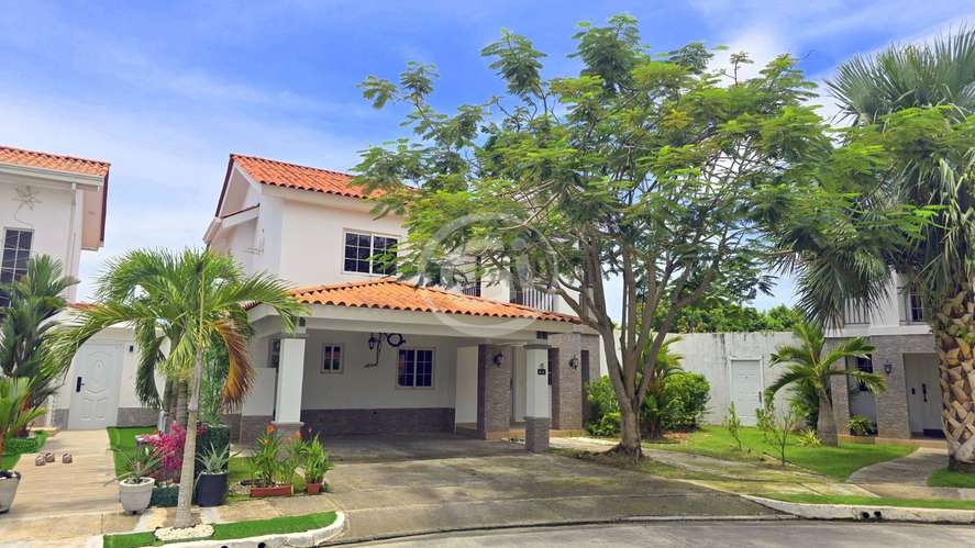 Venta Casa Lyon con Apartamento Anexo Quintas de Versalles - Imagen 1
