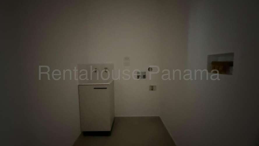 VENDO CASA EN PASEO DEL NORTE LC27-1101